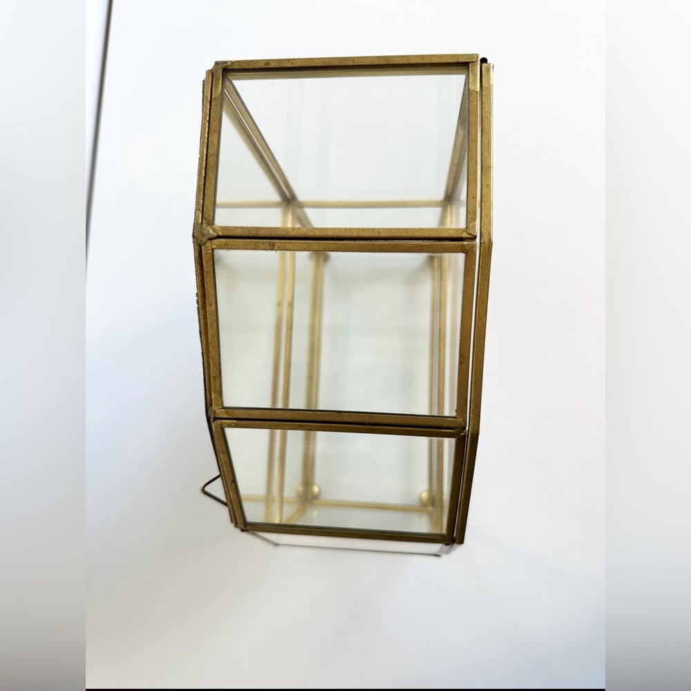 Vintage Left-Angled Quarter-Circle Brass and Glass Curio Display Cabinet - Picture 6 of 9
